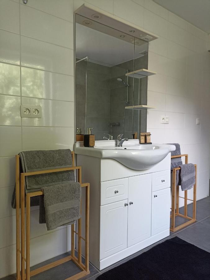 Loft Paisible Sur Les Hauteurs Du Centre Ville Spa Luaran gambar